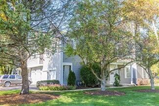 954 Surrey Ln, Sleepy Hollow, IL 60118