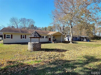 33445 Maple St, Advance, MO 63730