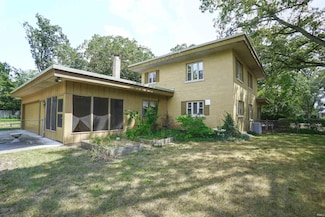 2001 E Jefferson Blvd, South Bend, IN 46617