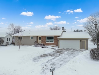 845 3rd Ave NW, Plainview, MN 55964