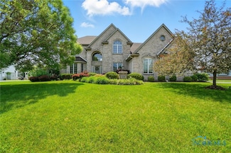 7433 Valhalla Dr, Maumee, OH 43537