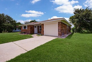 811 W 18th St, Port Arthur, TX 77640