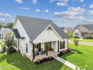 464 Wildcat Run Dr, Loudon, TN 37774