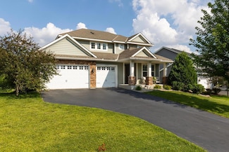 8795 Bellevue Ct, Chanhassen, MN 55317