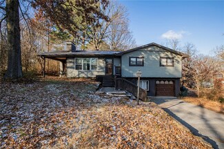 1729 N Greenvalley Ave, Fayetteville, AR 72703