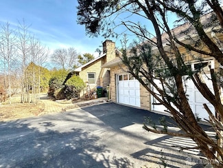 34 Parker Rd, Edison, NJ 08820