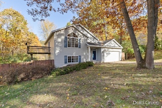 6861 Whispering Forest Dr NE Unit 16, Cedar Springs, MI 49319