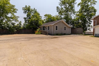 1808 Monroe St, Columbia, MO 65201