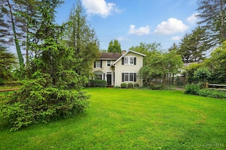 8825 Old Indian Hill Rd, Cincinnati, OH 45243