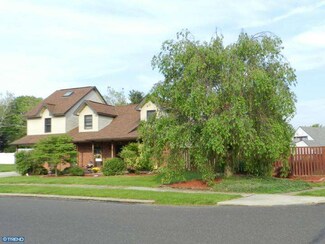 2 Cactus Rd, Levittown, PA 19057