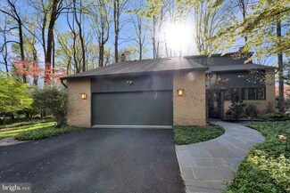3214 Foxvale Dr, Oakton, VA 22124