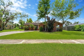 804 Walnut Dr, Seffner, FL 33584