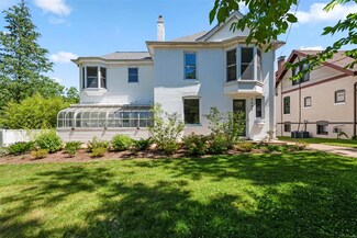 7461 Hiawatha Ave, Saint Louis, MO 63117