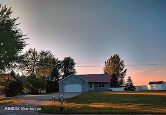 661 E Beaver Rd, Kawkawlin, MI 48631