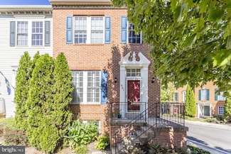 901 Harrison Cir, Alexandria, VA 22304
