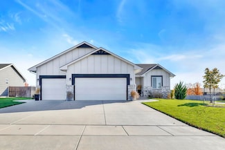 1612 N Bellick St, Wichita, KS 67235