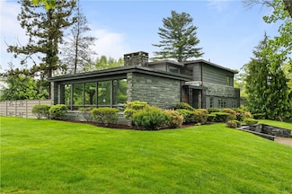 80 Clarendon Ave, Providence, RI 02906