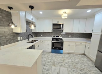 12325 Ridgeside Dr, Houston, TX 77072