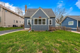 1119 Dopp St, Waukesha, WI 53188