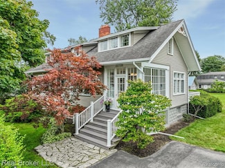 22735 Gordon Switch St, Saint Clair Shores, MI 48081