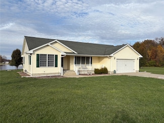 10245 E South Lake Dr, Newton, IL 62448