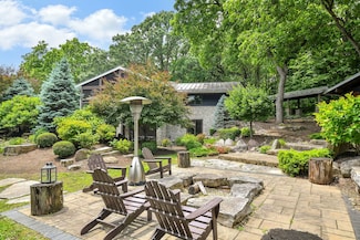 4N650 Pheasant Run Dr, Saint Charles, IL 60175