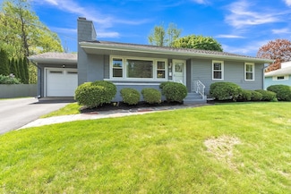 10 Briarcliff Ln, Paxton, MA 01612