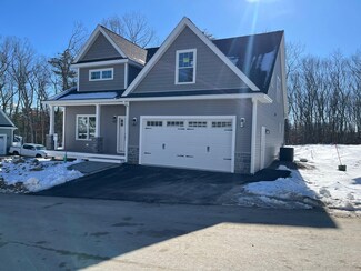 25 Mid Trail Crossing Ln, Windham, NH 03087