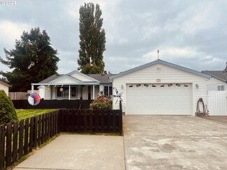 216 Wood Duck Ln, Lakeside, OR 97449