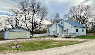58798 Plevna Place, Shelbyville, MO 63469