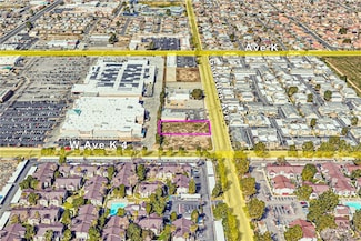 4 Gadsden Ave, Lancaster, CA 93534