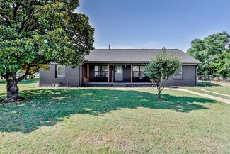 916 Oak Grove Rd E, Burleson, TX 76028