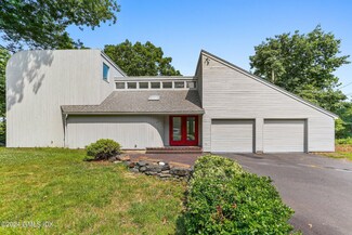 323 Riverside Ave, Riverside, CT 06878