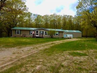 8950 N Wolfe Rd, Germfask, MI 49010