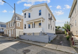 17 What Cheer Ave, Providence, RI 02909