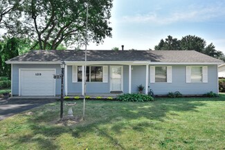 1215 Oakleaf Ave, McHenry, IL 60051