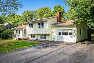 18 Highland Ave, Lisbon Falls, ME 04252