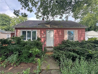 808 S 9th St, Mattoon, IL 61938