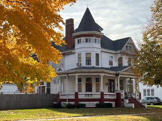 242 W Center St, Paxton, IL 60957