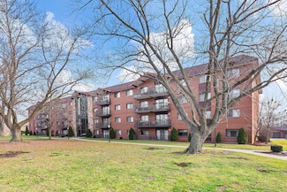 2301 183rd St Unit 109, Homewood, IL 60430