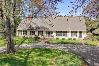 269 The Ln, Irvington, VA 22480
