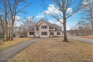 1154 Cranberry Dr, Bushkill, PA 18324