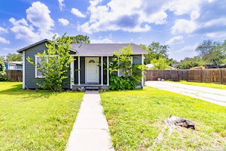 803 S Buchanan St, Beeville, TX 78102