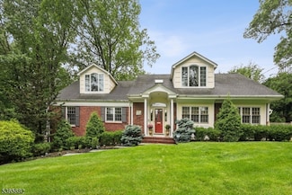 27 Sherwood Rd, Short Hills, NJ 07078