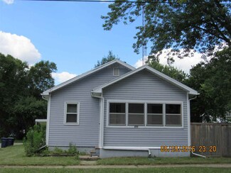 270 S High St, Janesville, WI 53548