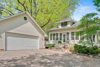 4610 Golden Valley Rd, Golden Valley, MN 55422