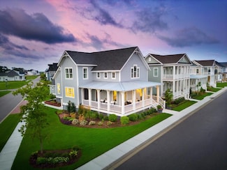 501 Bayside Ave, Cape Charles, VA 23310