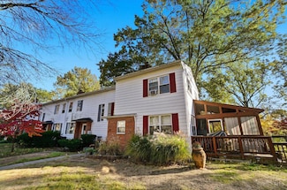 61 Flanders Ln, Cincinnati, OH 45218