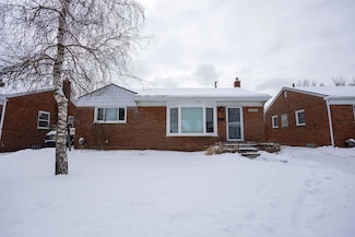 19612 Gaukler St, Saint Clair Shores, MI 48080