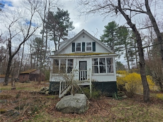 10 Pine Orchard Rd, Chepachet, RI 02814